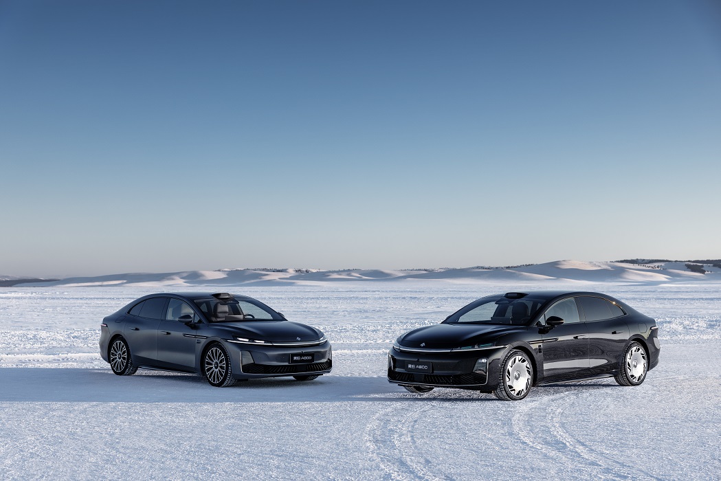 昊铂A800冰雪试炼，三电机四驱演绎豪华操稳新标杆